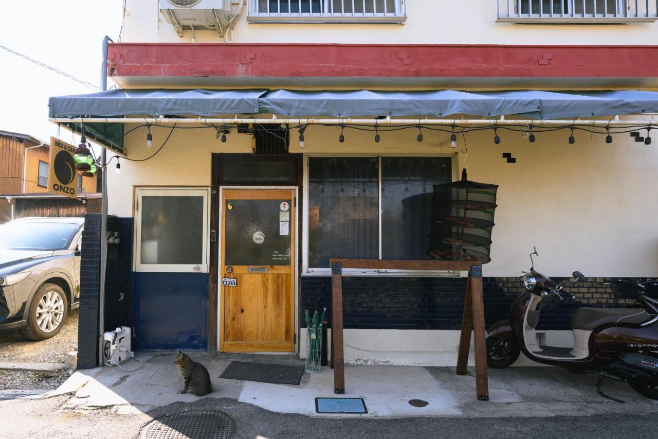 Bed&Cafe Onzo オンゾー Hotel Onomichi Buitenkant foto