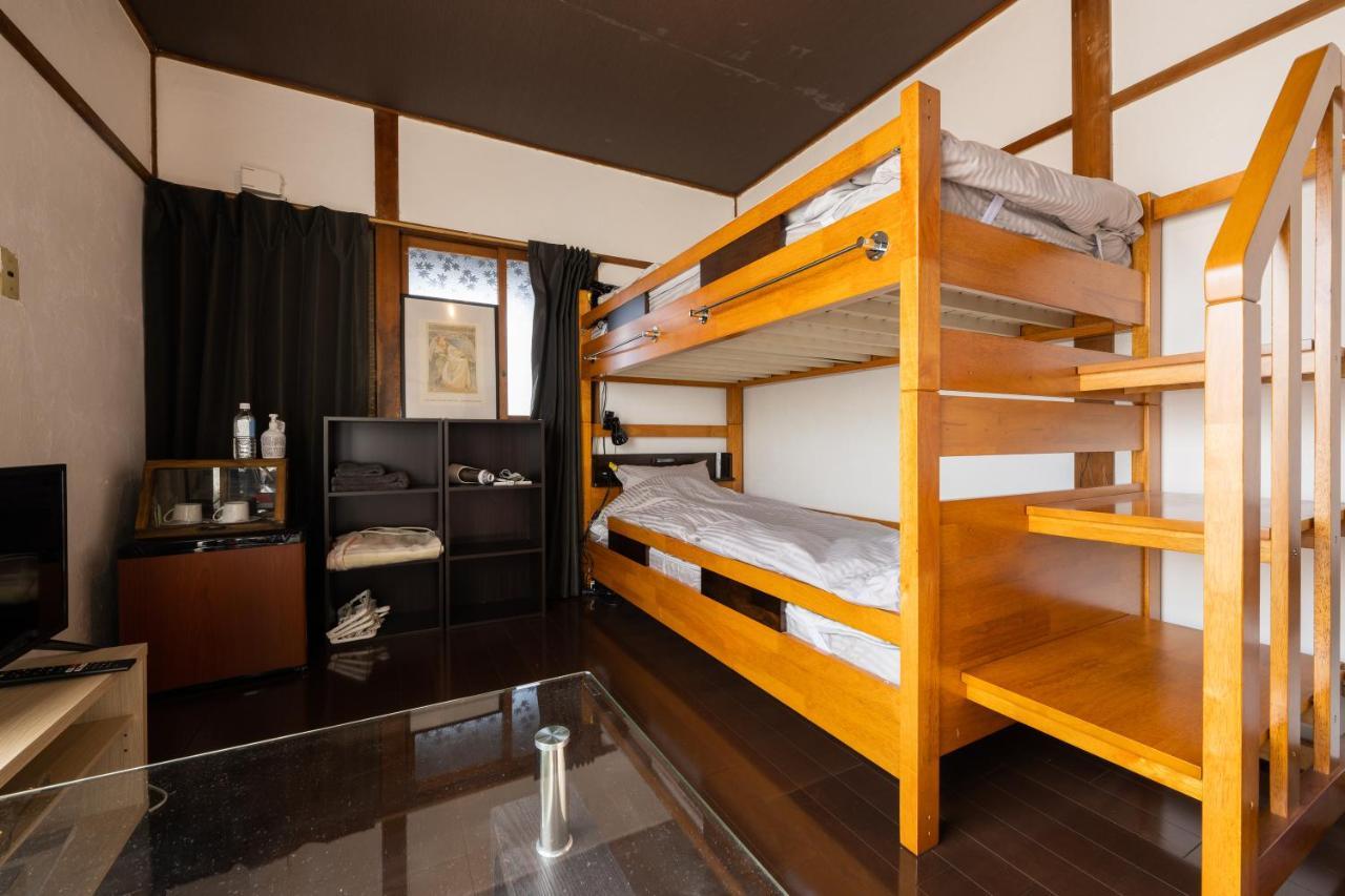 Bed&Cafe Onzo オンゾー Hotel Onomichi Buitenkant foto